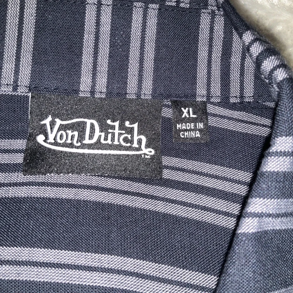 Von Dutch Men's Striped Button Up Shirt‎ Blue Gray Logo Patch Y2K Style Casual